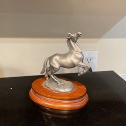 Beautiful, Solid Pewter Horse.