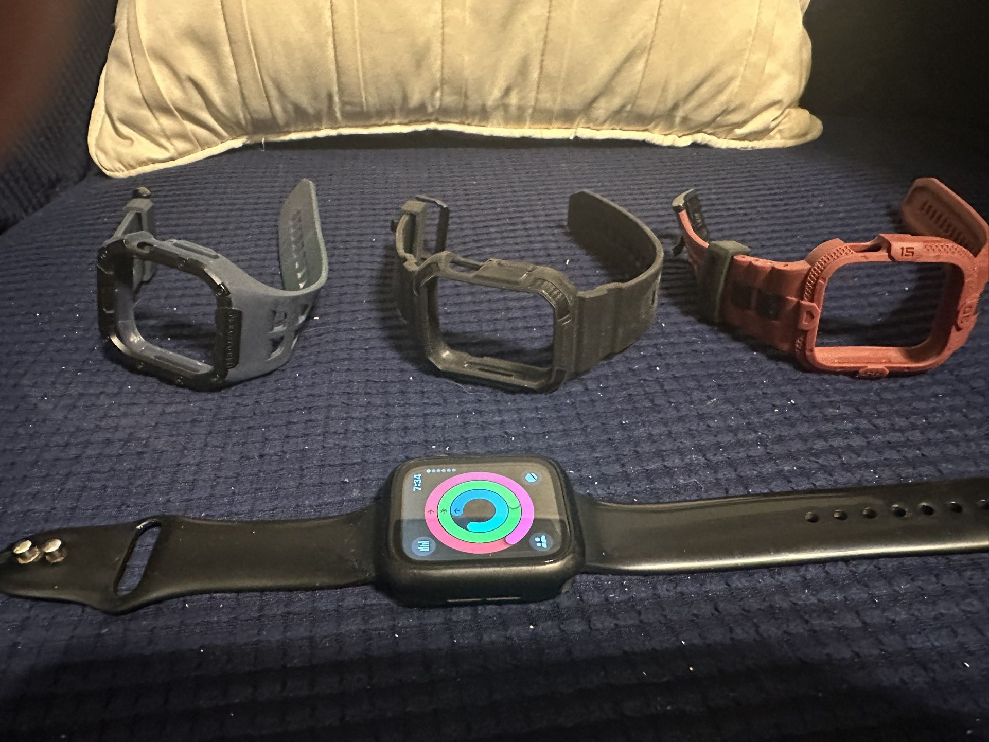 Apple Watch 4 With 3 Sportsbands