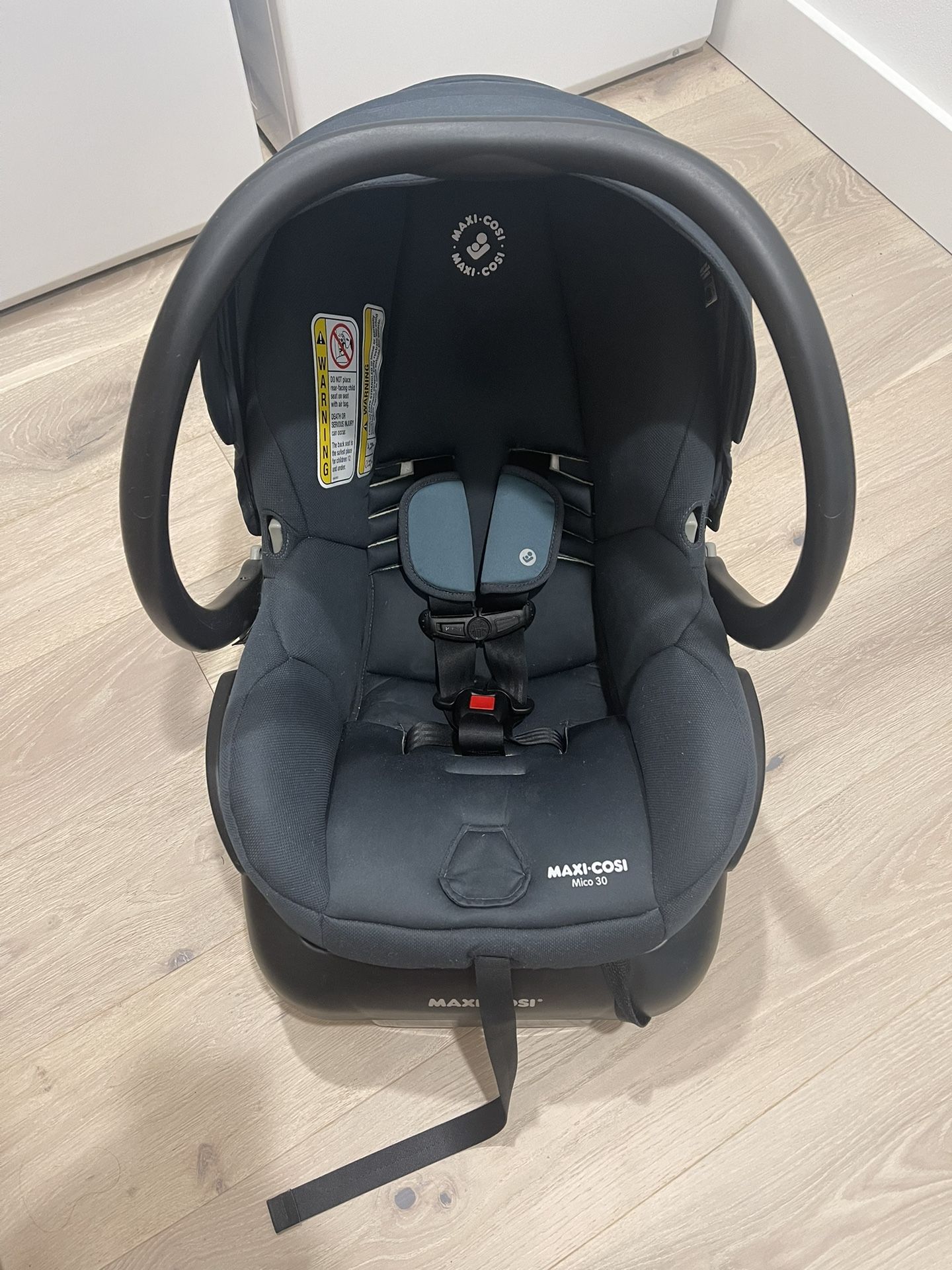 Maxi Cosi Infant Car seat 