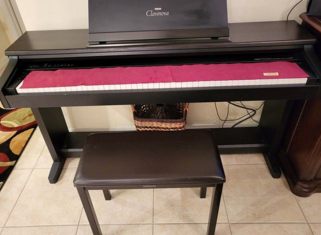 Electronic Piano CLAVINOVA Black YAMAHA 88 keys