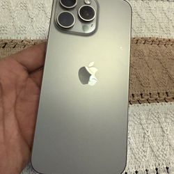 UNLOCKED APPLE IPHONE 15 PRO MAX 256GB