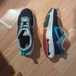 Tennis Shoes 