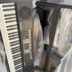 Electric Piano Keyboard