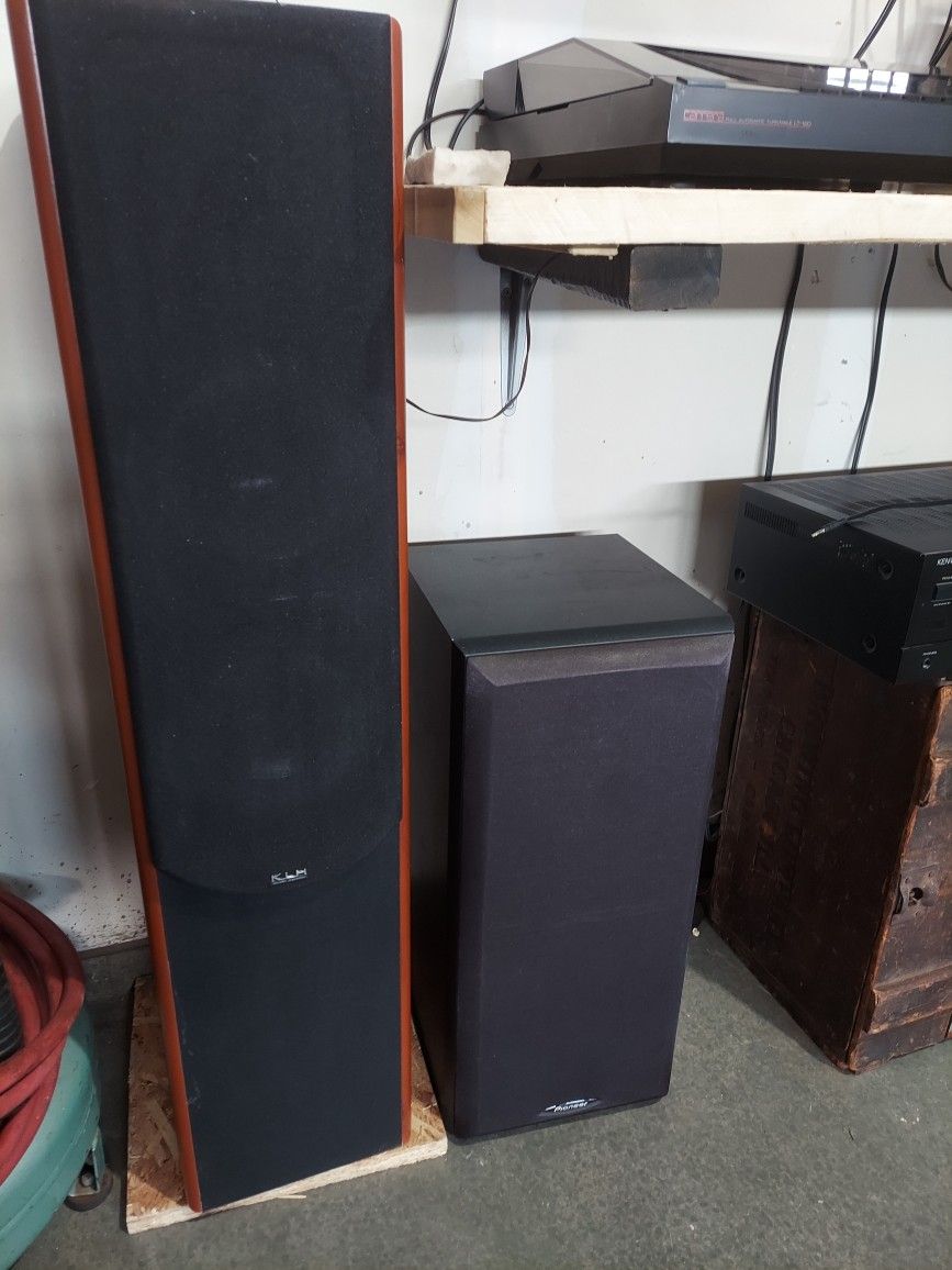 KLH Tower Floor Speakers, Sounds Great, for Sale in Cedar Lake, IN