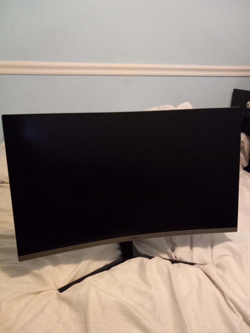 Curved Samsung Monitor