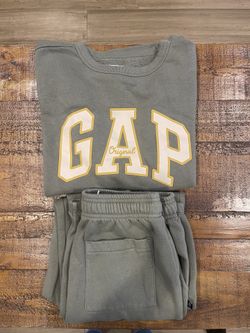 Gap  Sweat Pants And Top Set
