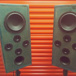 Theater Home Speakers With High Quality Stand Hardwood Custom-made Custom Stained. FREE DELIVERY IN THE PORTLAND VANCOUVER AREA