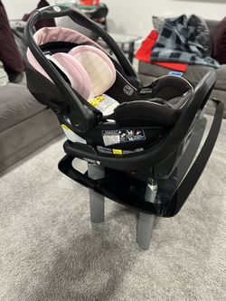 Graco Snugride 35 DLX car seat