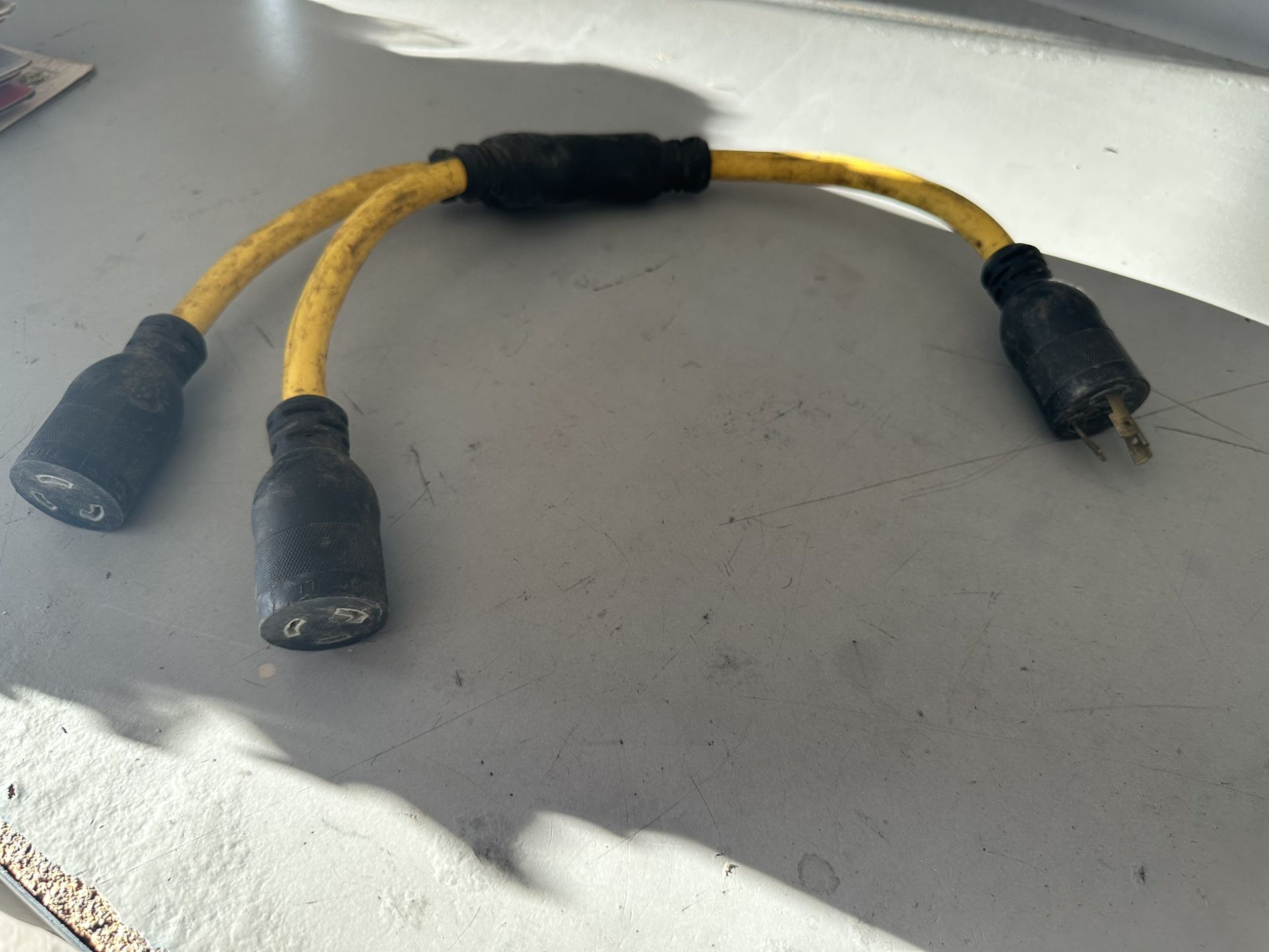 Construction Twist Lock Y Adapter 