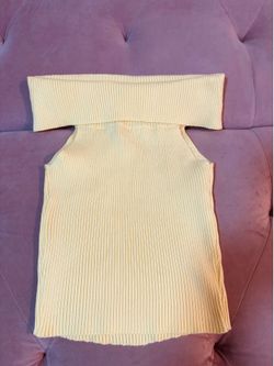 Cute off shoulder XXS shirt