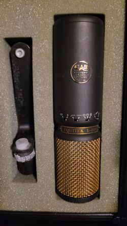 Pair of CAD Equitek E-200 Condenser Microphones with Case & Mount