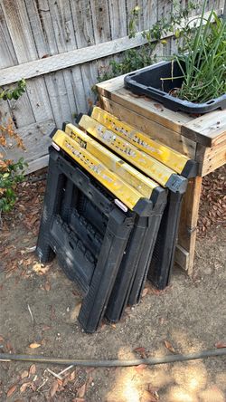 4 sawhorses