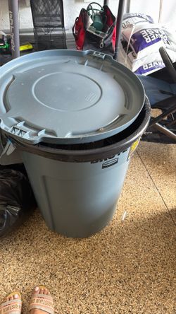 Trash Can 