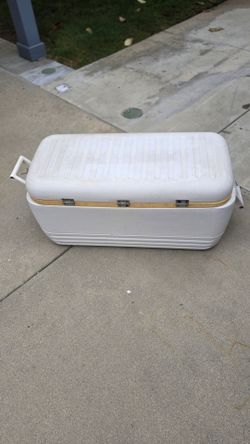 110 qt Igloo ice chest