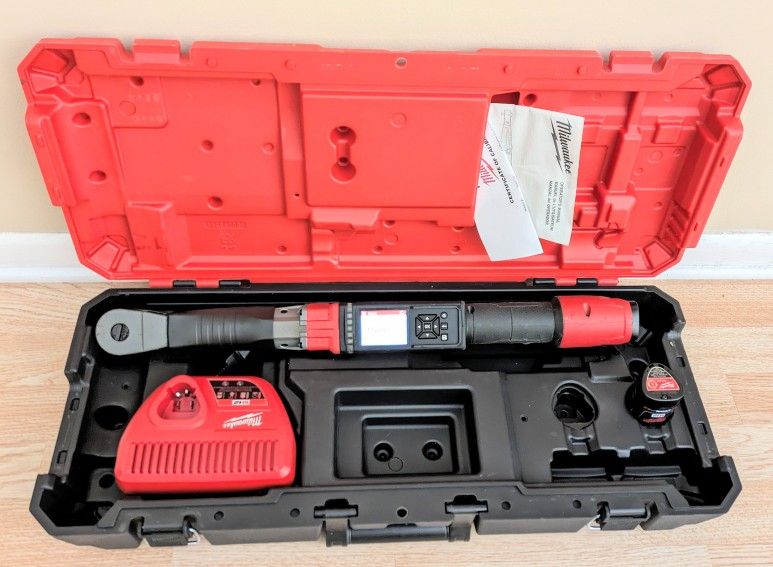 Milwaukee 2466-22 M12 1/2" Digital Torque Wrench