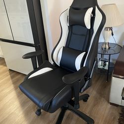 Gaming Chair (White & Black)