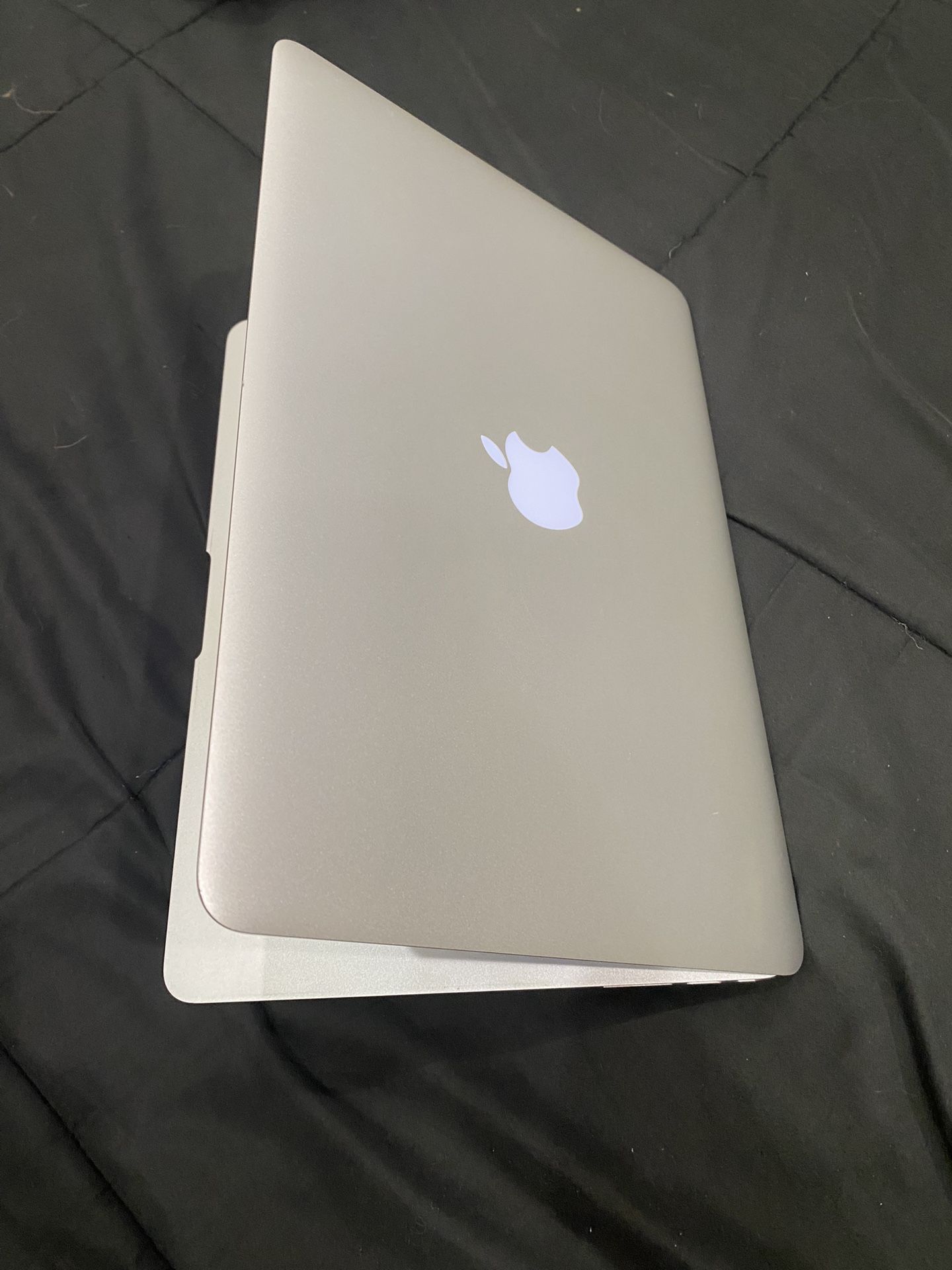 MacBook Air Pro 13in 128GB Storage 2017