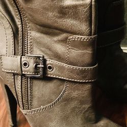 Sexy Gray Boots, Size 8