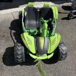 Free power wheel. Needs rear tires replacement.