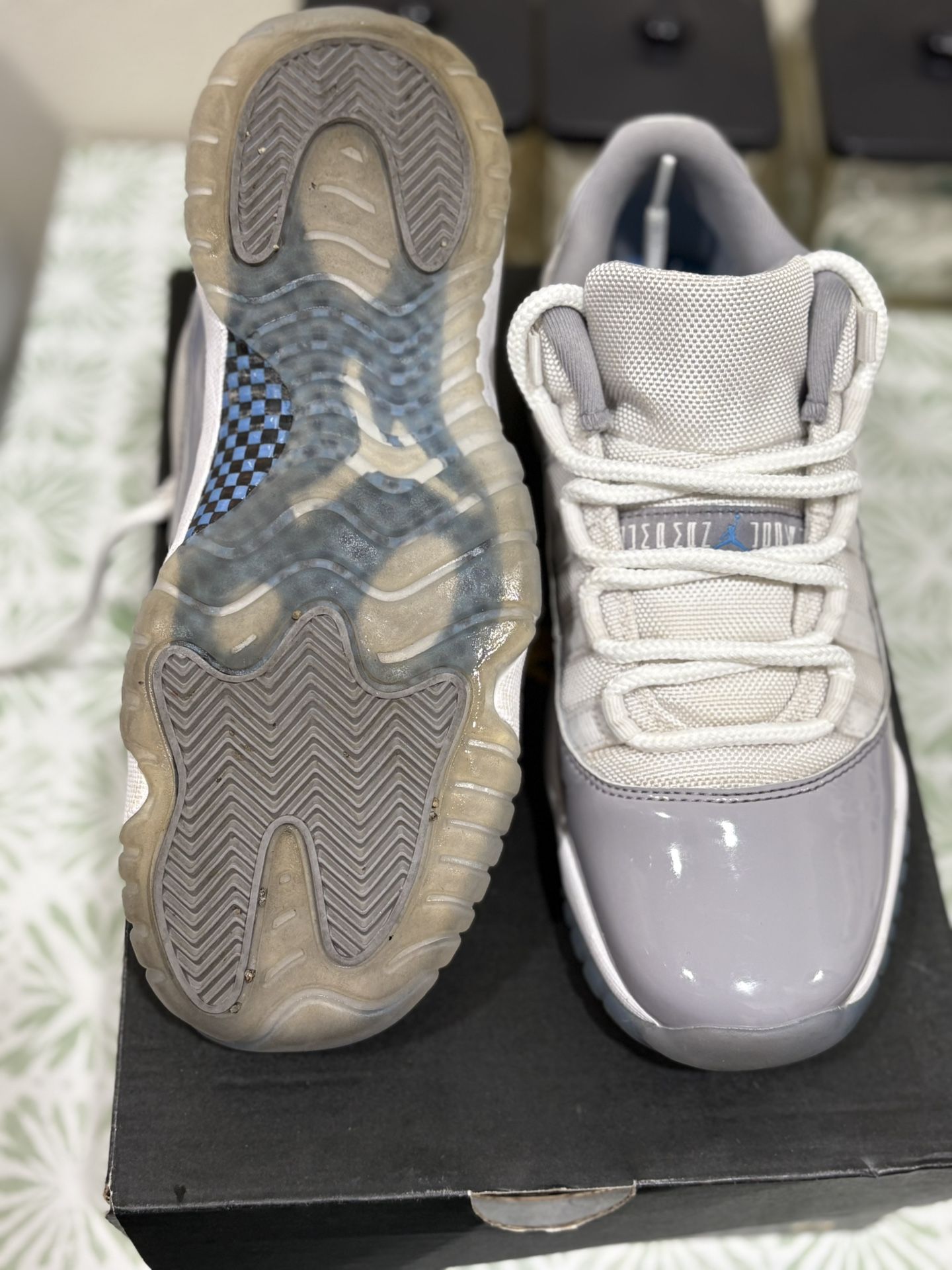 AIR JORDAN 11 RETRO LOW (GS) WHITE/UNIVERSITY BLUE