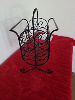 Black Wrought Iron Scroll Magazine Rack