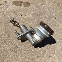 S2000 clutch master cylinder in good working condition