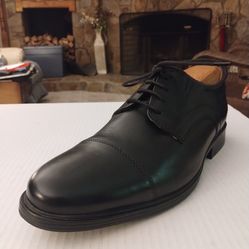 (Size 8.5W) Men's, Like New, Clarks Men's Tilden Cap Toe Oxford, Genuine Leather