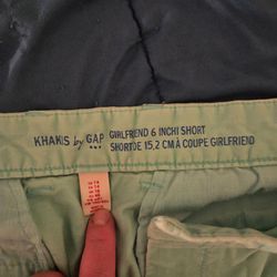 Gap Khakis Girlfriend 6-Inch Shorts Size 14