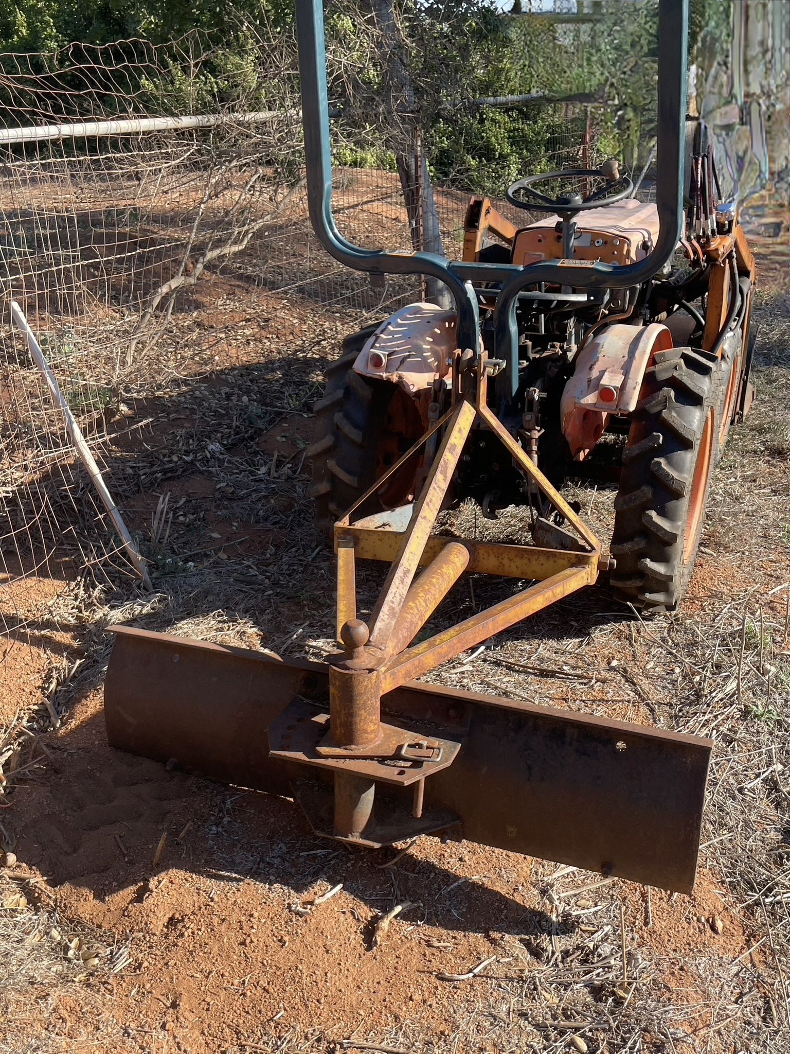 Kubota B6000 4x4 Tractor With Loader for Sale in Lakeside, CA - OfferUp