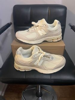 New balance 2002R size 8.5 Men’s/10 Women’s $90