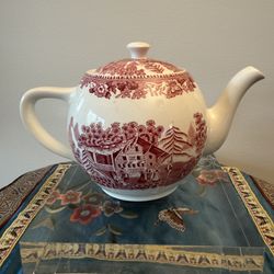 Vintage rare Wedgwood teapot in the discontinued "Avon Cottage Pink (Smooth)" pattern
