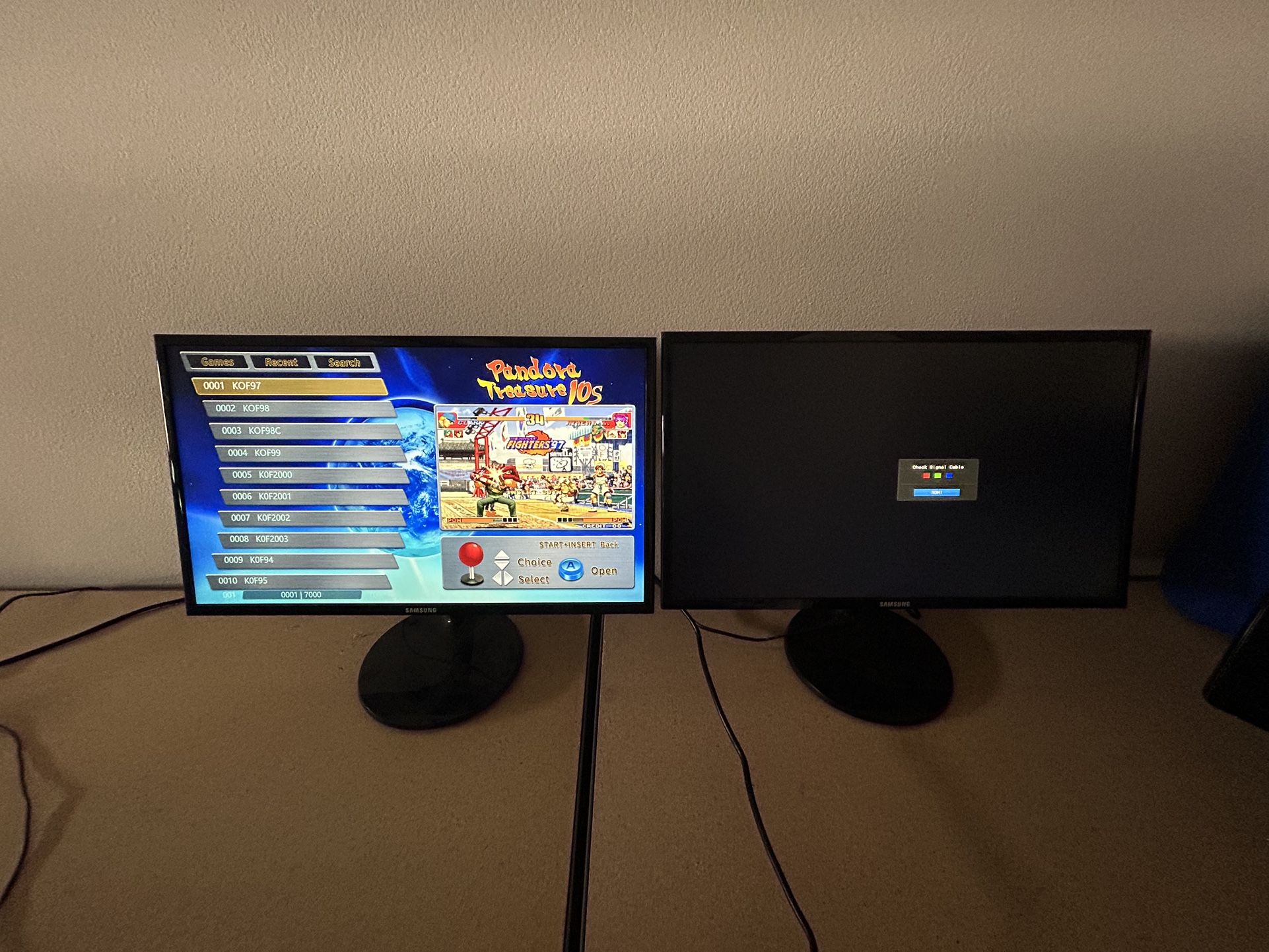 Computer Monitors, 2 Samsung