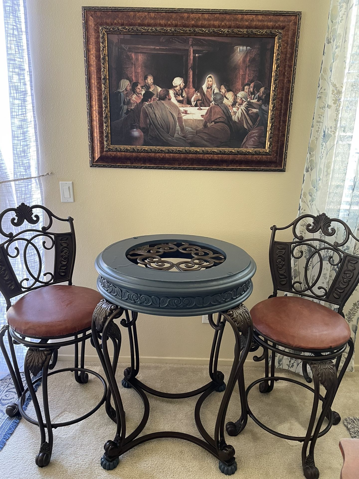 Spanish Style Dinning Room Table With Chairs