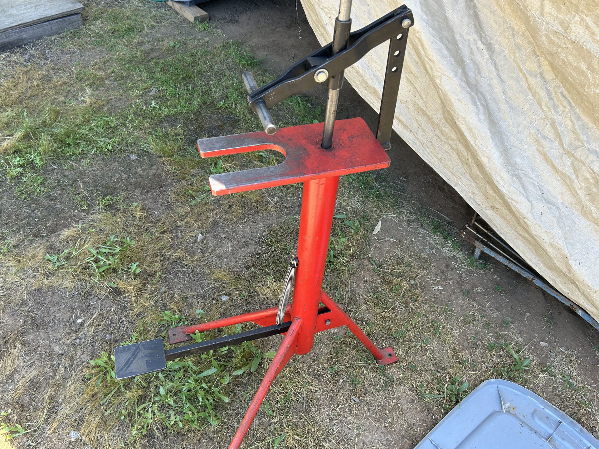 Spring compressor for automatic transmission work