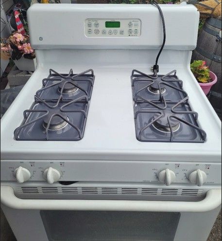 GE Gas Range