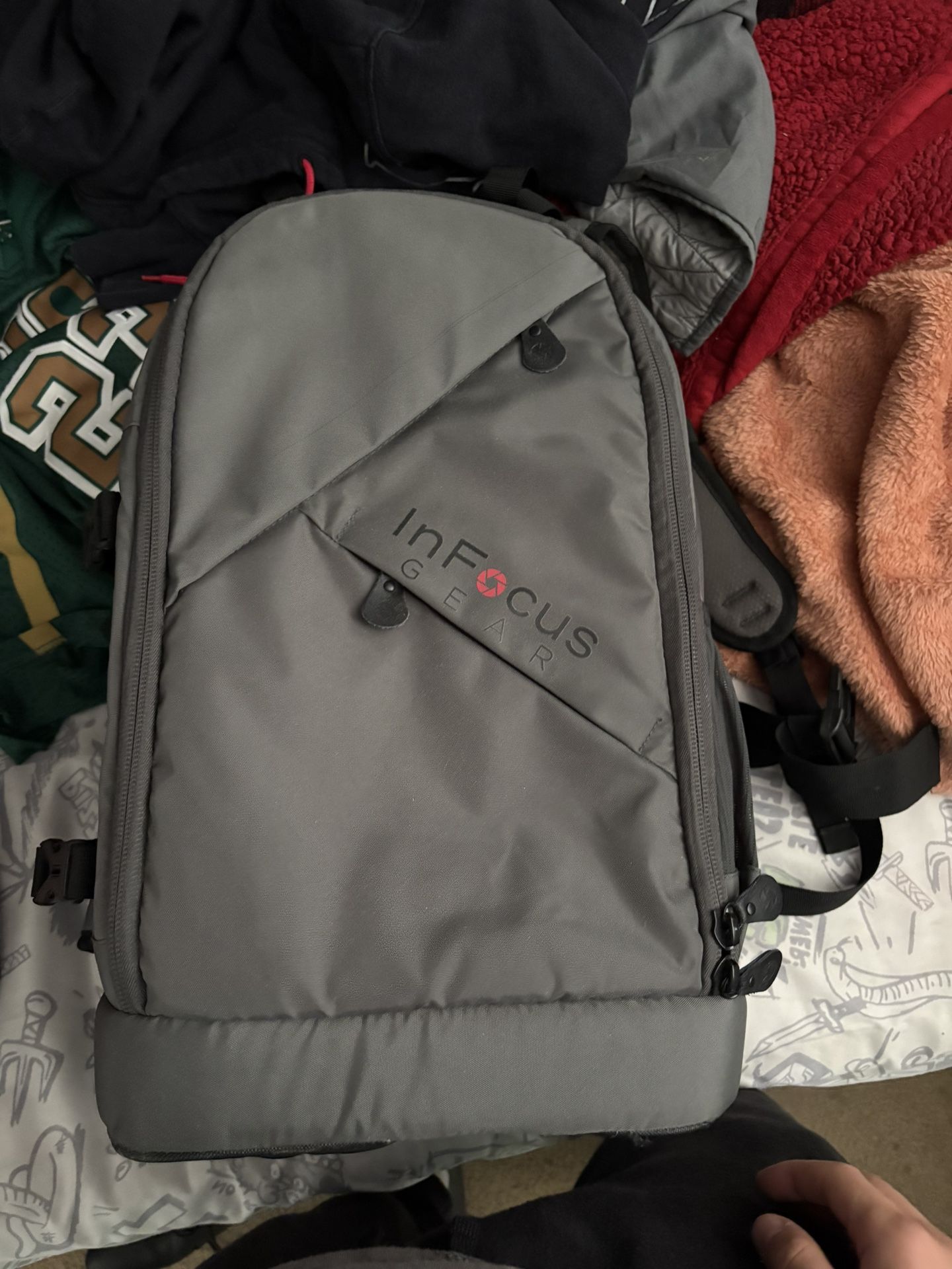 infocus bag and camera box