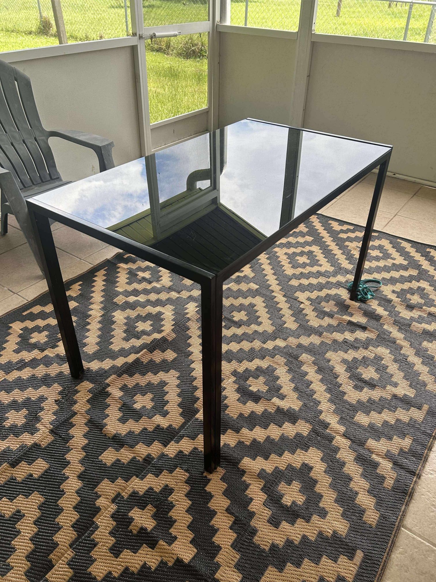glass black table