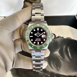 Rolex Submariner “Starbucks” 126610LV — Unworn Full Set