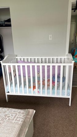 Baby bed with mattress