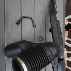 07-14 GMC Yukon Denali Air Intake Tube