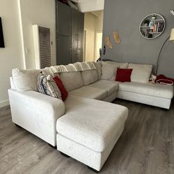 Sectional Couch (White, Plush) 