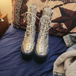 OCHO TOROS WOMEN'S SILVER SPIKED GOTH BOOTS SIZE 10