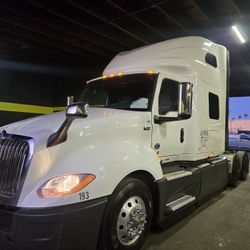 2022 International LT 625  X15 Cummins