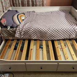 Twin Size Day Bed / Trundle Bed /full Size