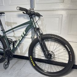 GREEN GIANT MTB