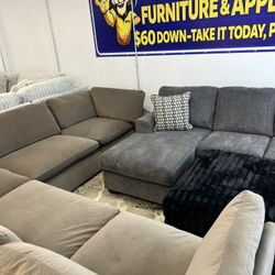 FREE DELIVERY COZY SECTIONAL 