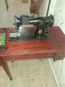 Singer sewing machine model 15-91