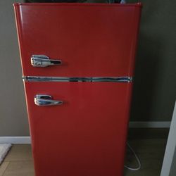 Mini Fridge And Freezer 