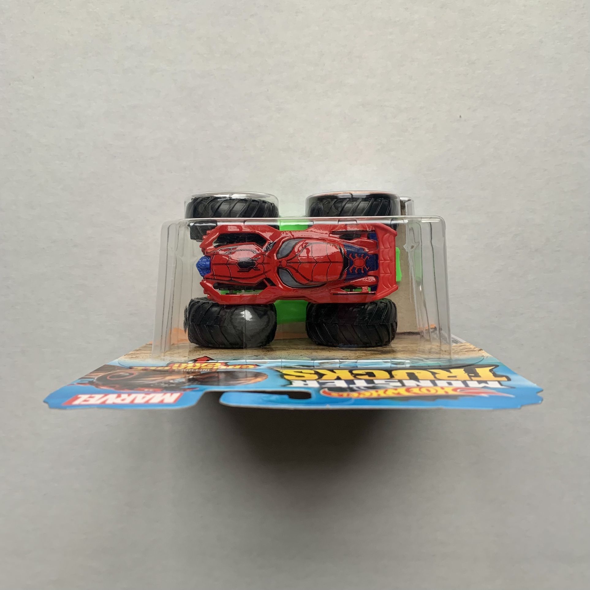 Hot Wheels Monster Trucks Spider-Man Character Vehicle - Connect and Crash  Car Included 30/50 1:64 - Red and Black Vehicle with Giant Wheels