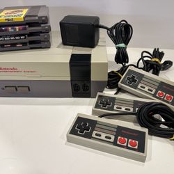 1985 Original NES Nintendo System Console Tested w/ Controllers + 4 Games